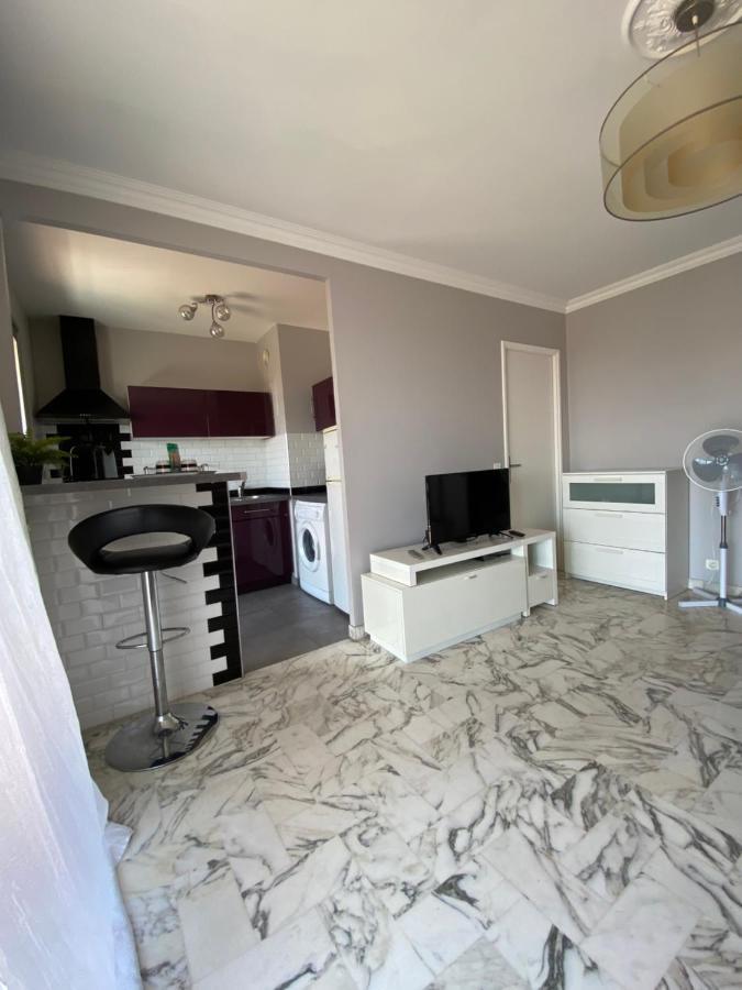 Stylish, modern studio in Nizza Esterno foto