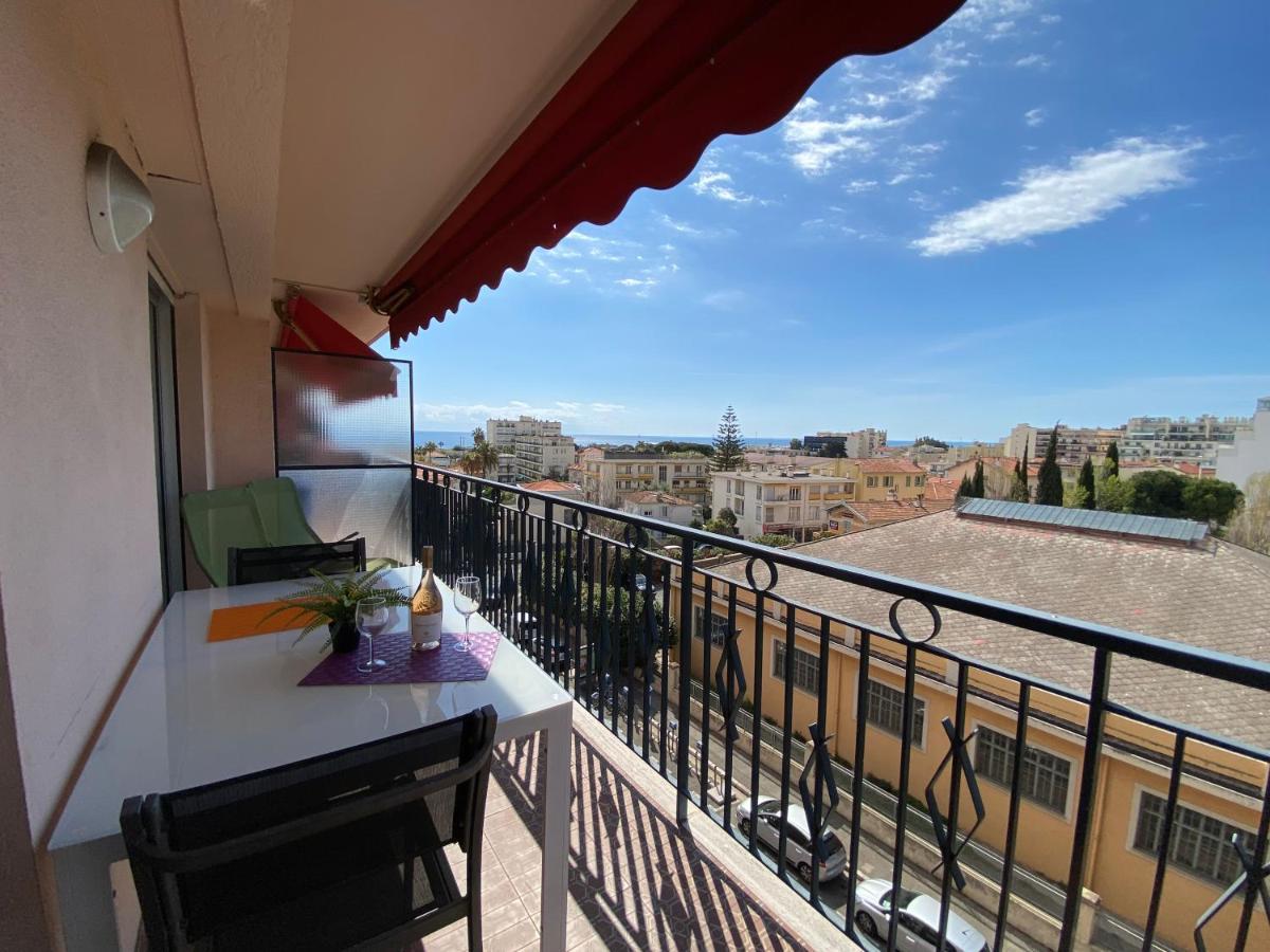 Stylish, modern studio in Nizza Esterno foto