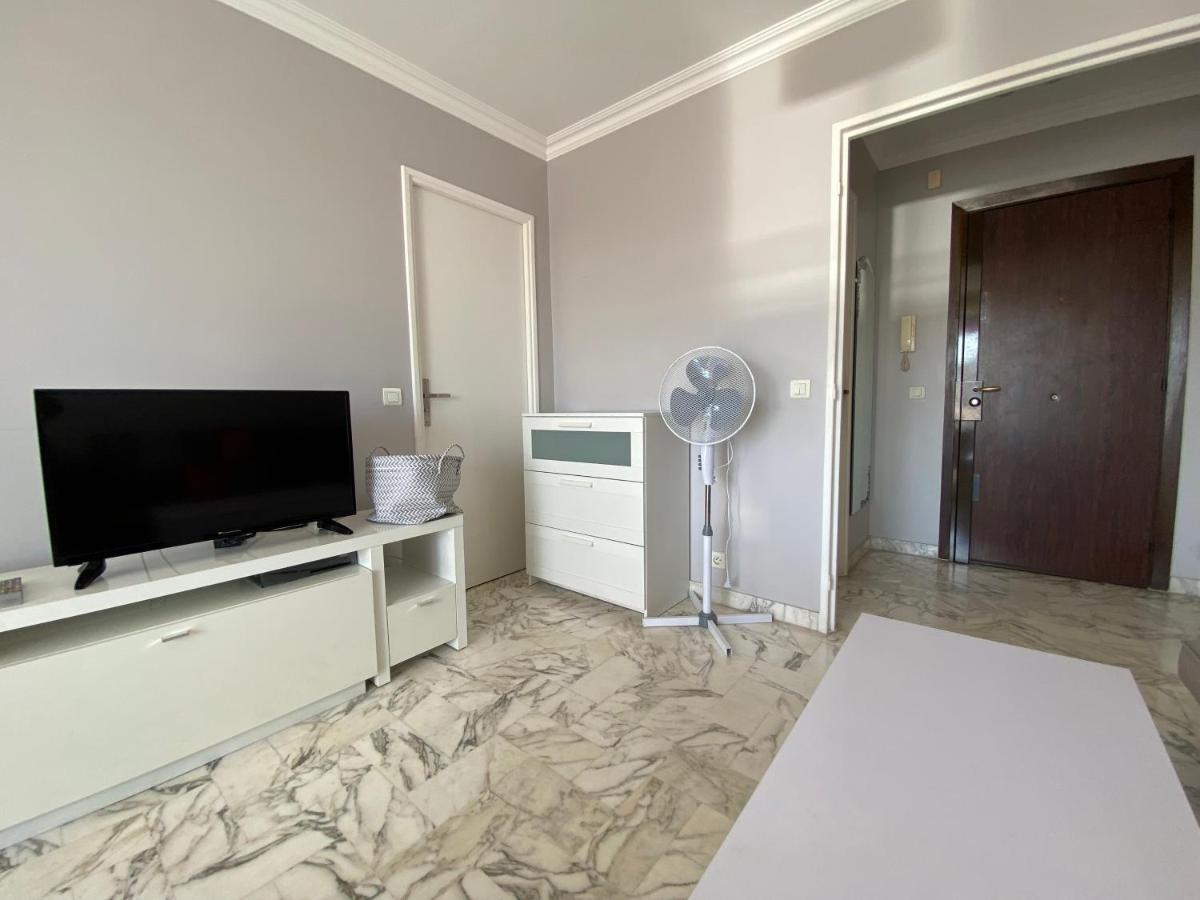 Stylish, modern studio in Nizza Esterno foto